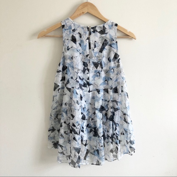 Vince Camuto Geometric Flowy Tank Top - Picture 2 of 5